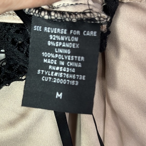 Windsor black lace and silk formal no sleeve mini dress with cut out Sz M - Picture 3 of 9